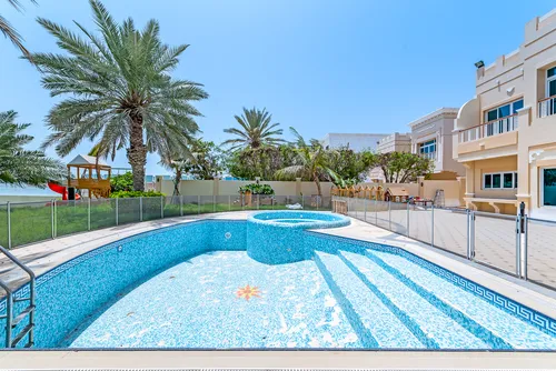 4 Bedrooms Villa in Royal Marina Villas