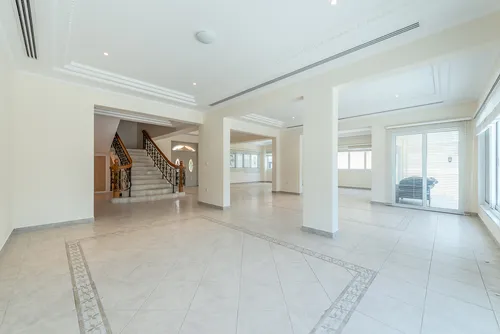 4 Bedrooms Villa in Royal Marina Villas