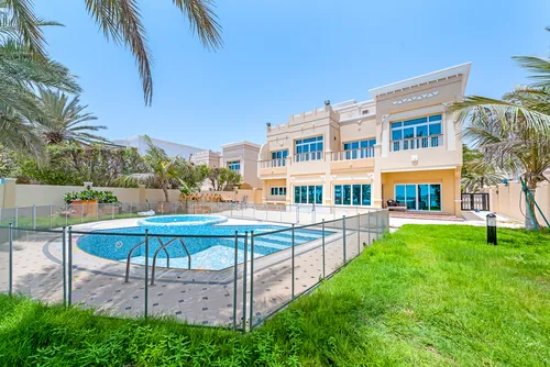4 Bedrooms Villa in Royal Marina Villas
