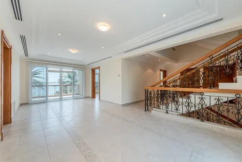 4 Bedrooms Villa in Royal Marina Villas