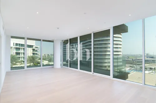 Luxurious | Partial Sea View | Plus Maids Room