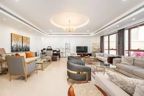 5 Bedrooms Villa in Al Jurainah 1