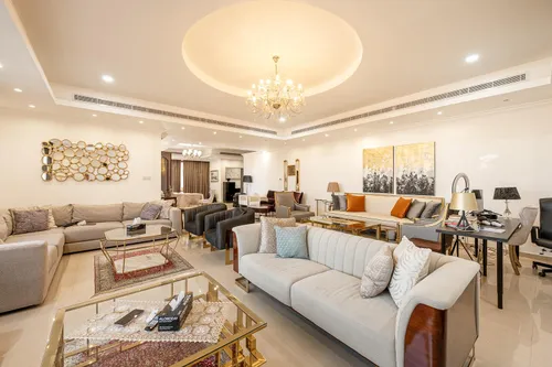 5 Bedrooms Villa in Al Jurainah 1