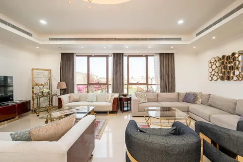5 Bedrooms Villa in Al Jurainah 1