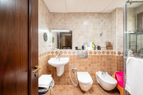 5 Bedrooms Villa in Al Jurainah 1