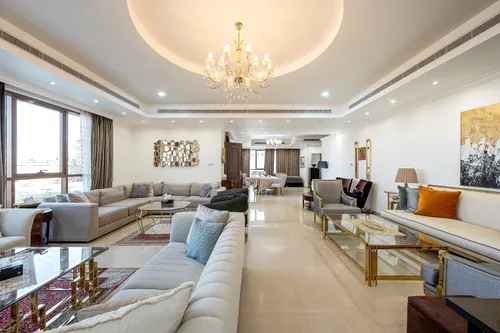 5 Bedrooms Villa in Al Jurainah 1