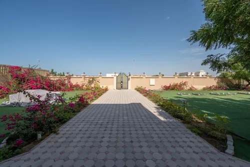 5 Bedrooms Villa in Al Jurainah 1
