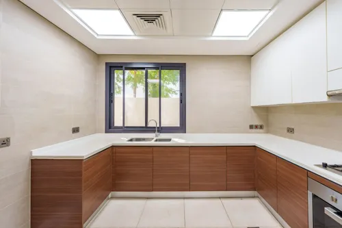 4 Bedrooms Villa in West Yas