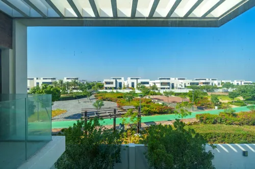 4 Bedrooms Villa in West Yas