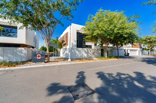 4 Bedrooms Villa in West Yas