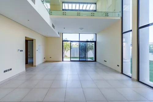 4 Bedrooms Villa in West Yas