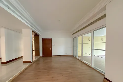 5 Bedrooms Villa in Umm Suqeim 1 Villas