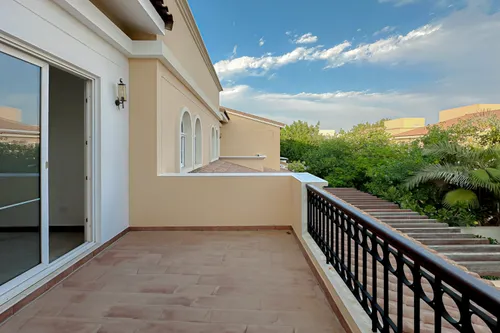 5 Bedrooms Villa in Umm Suqeim 1 Villas