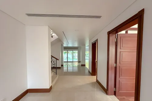 5 Bedrooms Villa in Umm Suqeim 1 Villas