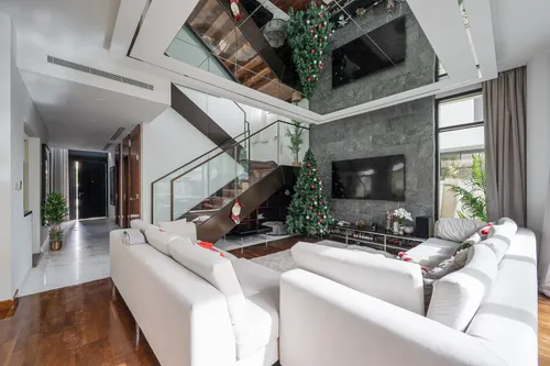5 Bedrooms Villa in Picadilly Green