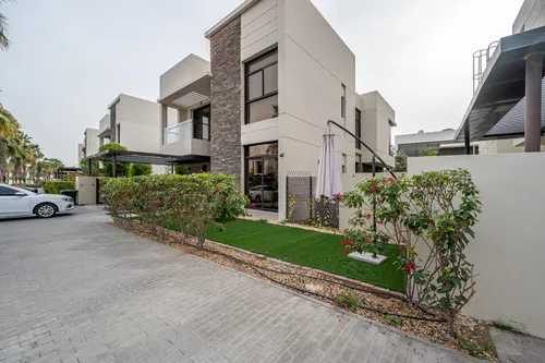 5 Bedrooms Villa in Picadilly Green