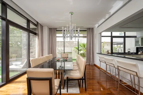 5 Bedrooms Villa in Picadilly Green