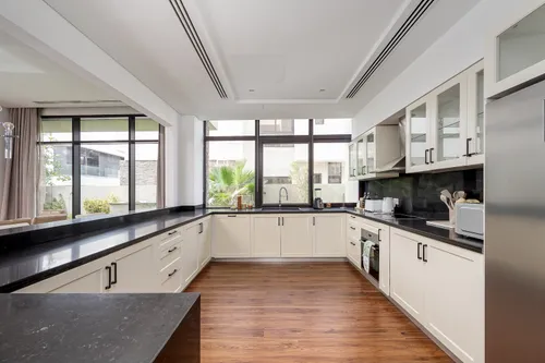 5 Bedrooms Villa in Picadilly Green