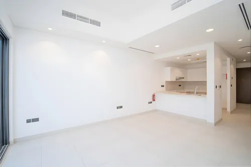 3 Bedrooms Townhouse in Aldhay at Bloom Gardens