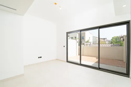 3 Bedrooms Townhouse in Aldhay at Bloom Gardens