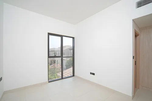3 Bedrooms Townhouse in Aldhay at Bloom Gardens