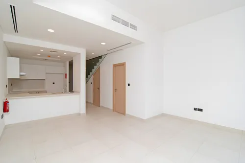 3 Bedrooms Townhouse in Aldhay at Bloom Gardens
