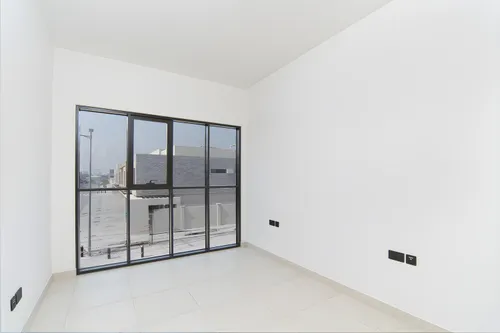 3 Bedrooms Townhouse in Aldhay at Bloom Gardens