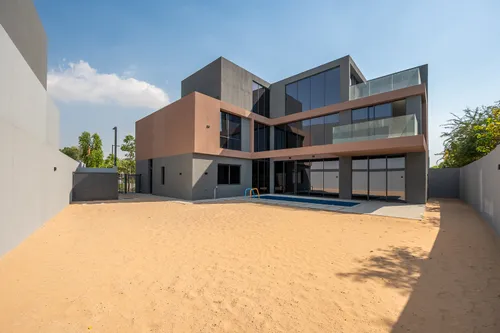 5 Bedrooms Villa in Robinia