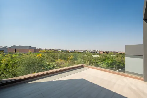 5 Bedrooms Villa in Robinia