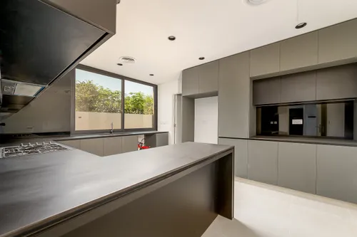 5 Bedrooms Villa in Robinia