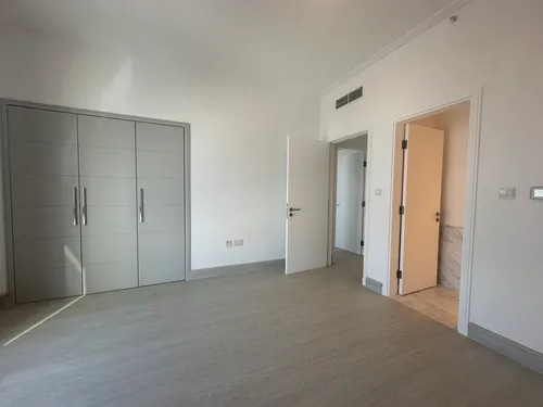 2 Bedrooms Apartment in South Ridge 6