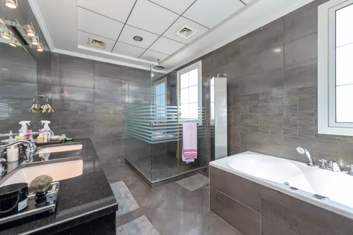 5 Bedrooms Villa in Hacienda