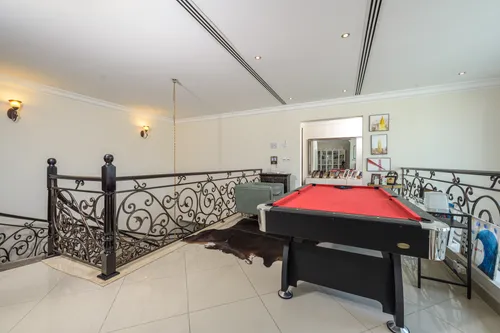 5 Bedrooms Villa in Hacienda