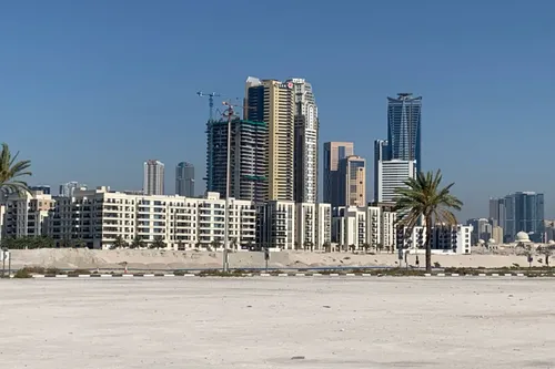 2 Bedrooms Apartment in Azure Beach Residence