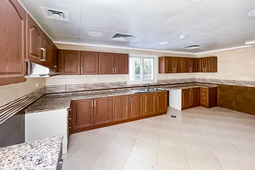 4 Bedrooms Villa in Umm Suqeim 2 Villas