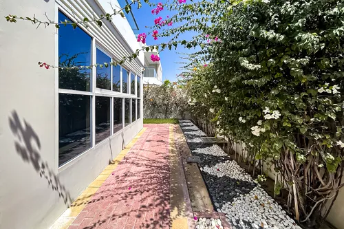 4 Bedrooms Villa in Umm Suqeim 2 Villas