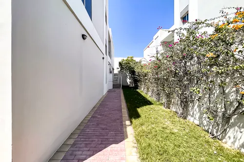 4 Bedrooms Villa in Umm Suqeim 2 Villas