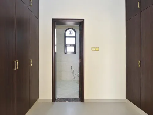 4 Bedrooms Villa in Al Muhaisnah Building 1A