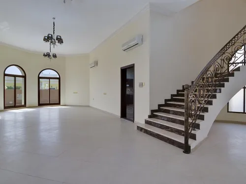 4 Bedrooms Villa in Al Muhaisnah Building 1A