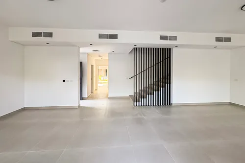 4 Bedrooms Townhouse in Robinia