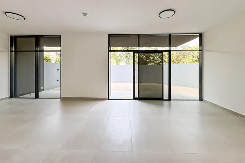 4 Bedrooms Townhouse in Robinia