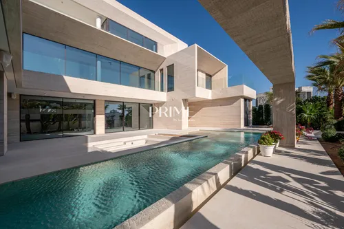 7 Bedrooms Villa in Pearl Jumeirah Villas