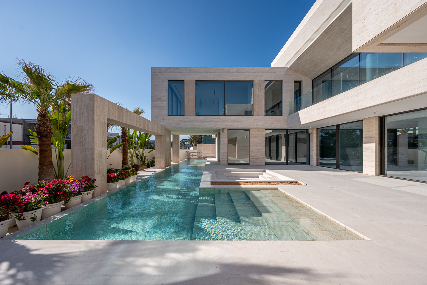 7 Bedroom Villa in Pearl Jumeirah Villas
