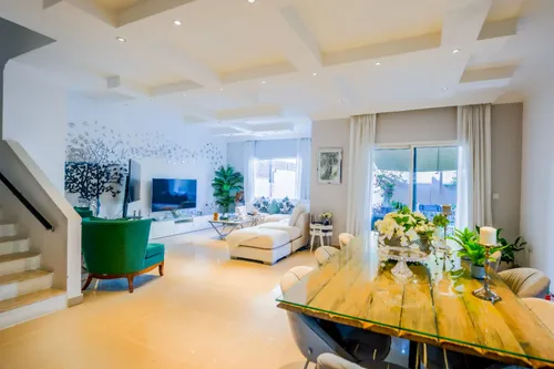 5 Bedrooms Villa in Mediterranean Style