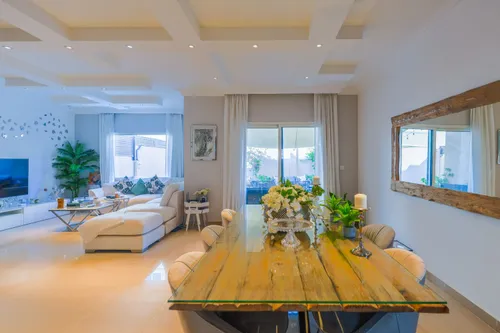 5 Bedrooms Villa in Mediterranean Style