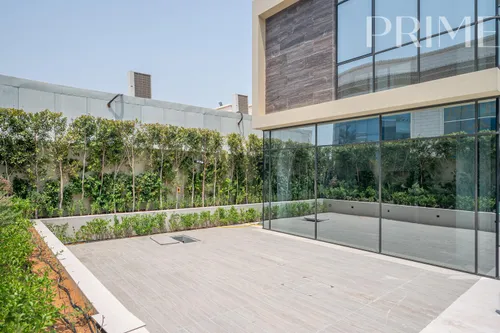 5 Bedrooms Villa in Umm Al Sheif Villas