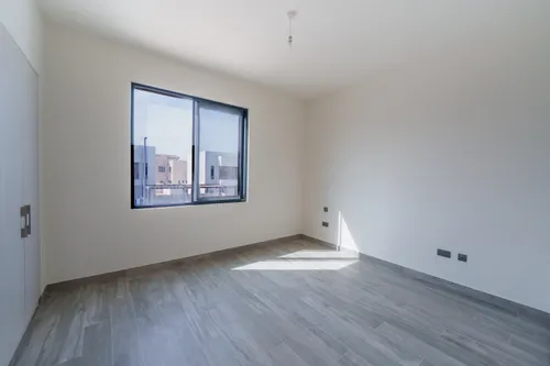 5 Bedrooms Villa in Noya Luma