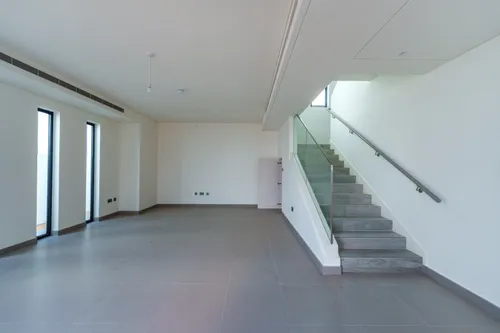 5 Bedrooms Villa in Noya Luma