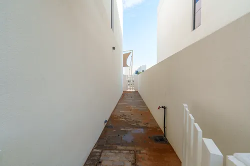 5 Bedrooms Villa in Noya Luma