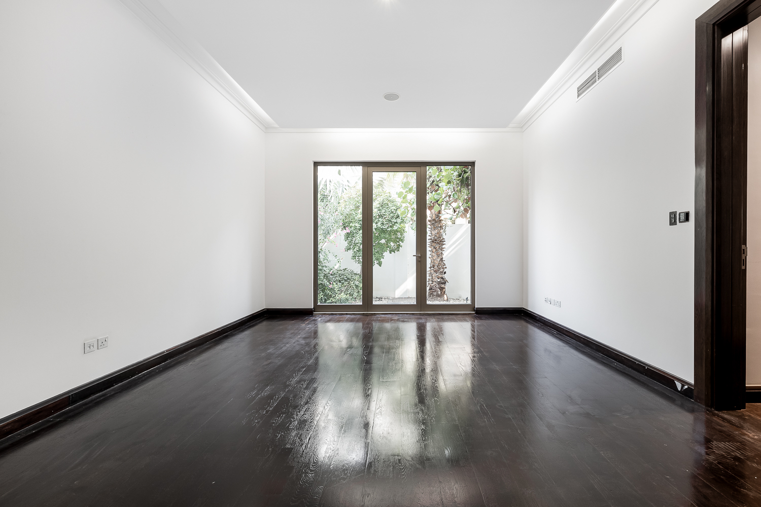 7 Bedrooms Villa in Jasmine Leaf 7